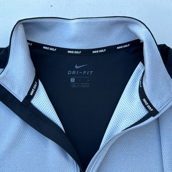 Nike Men’s Quarter Zip - Picture 4 of 4